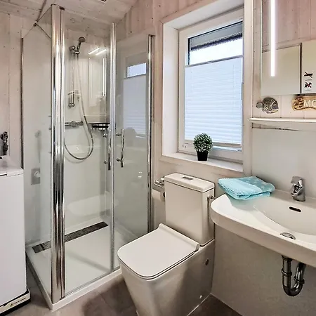 Two-bedroom Holiday In 19