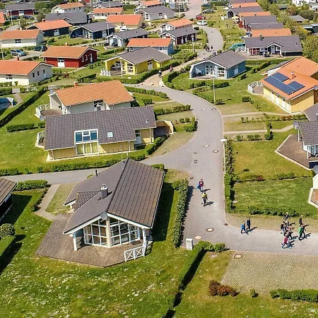 Two-bedroom Holiday In 19 *