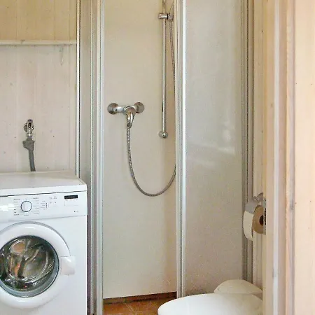Two-bedroom Holiday In 19