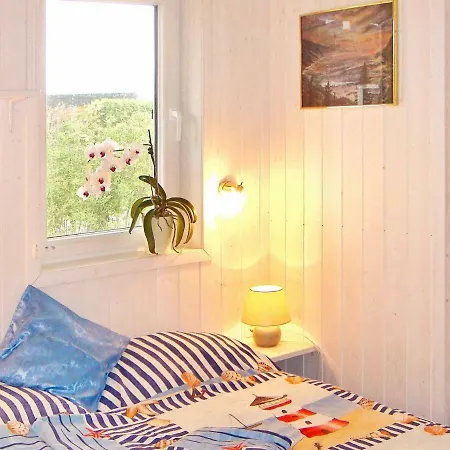 Two-bedroom Holiday In 19